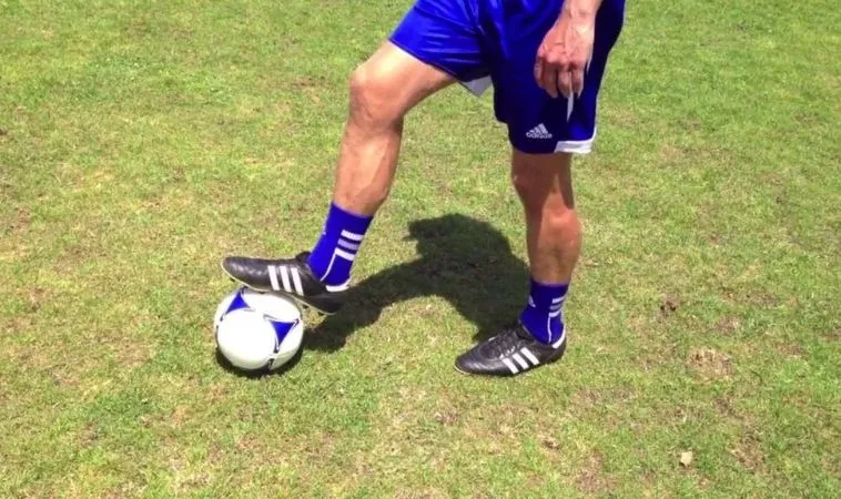 kỹ thuật khống chế bóng trong bóng đá